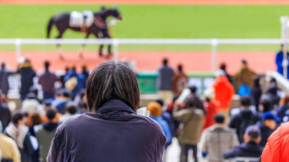 【競馬の勝ち方】競馬で勝ってる人の特徴や馬券の買い方を特別公開！